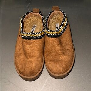 Girls Mudd Platform Slippers